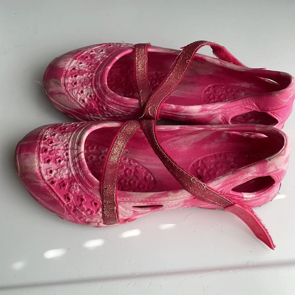 pink water shoes slip on ballet flats glitter straps girls size 2
